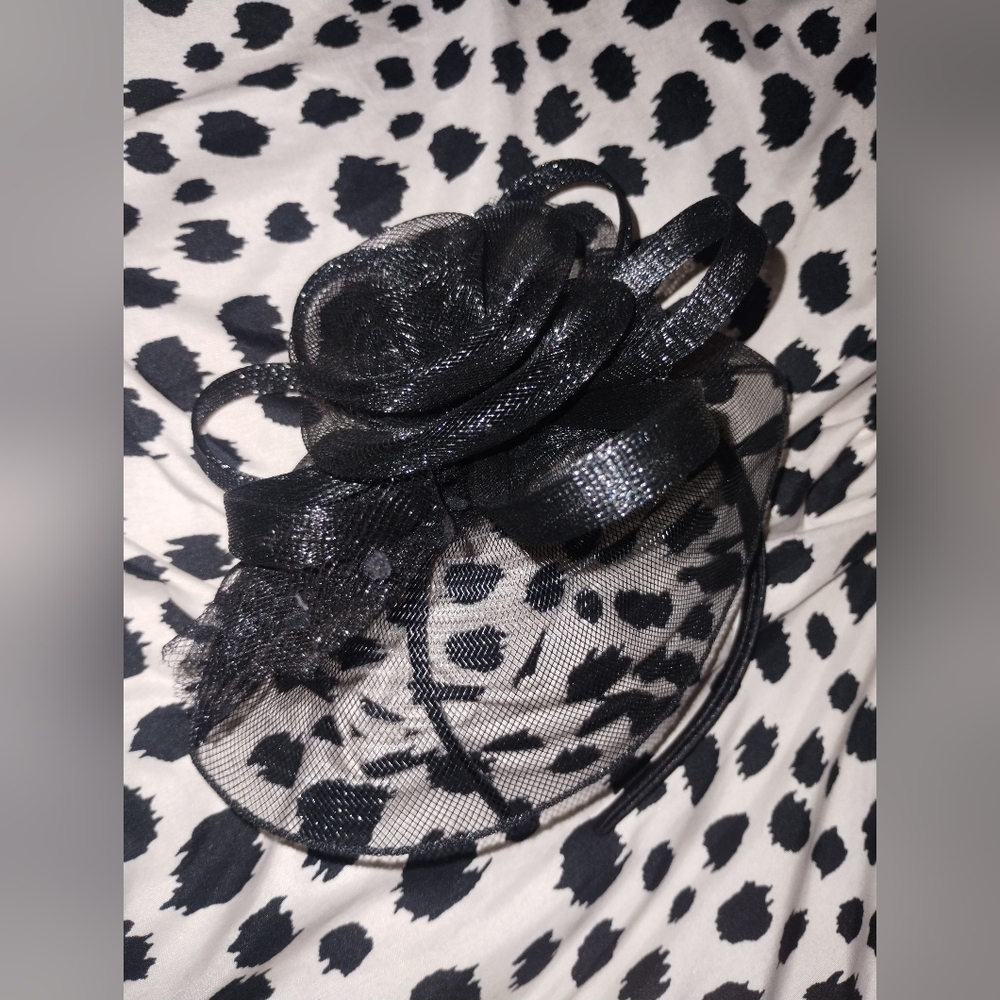 Vintage Style Headpiece W/Small Veil